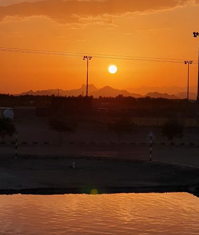 ملعب معشب تابع لنادي البشائر - ماناه -