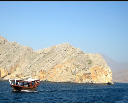 دولفين مسندم للسياحة في عمان - خصب - +968 9199 5674