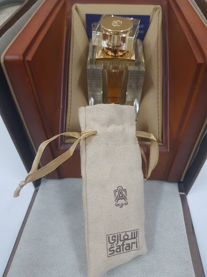 عطور عبد الصمد قريشي - Oman|Ibra|PG7M+2PR